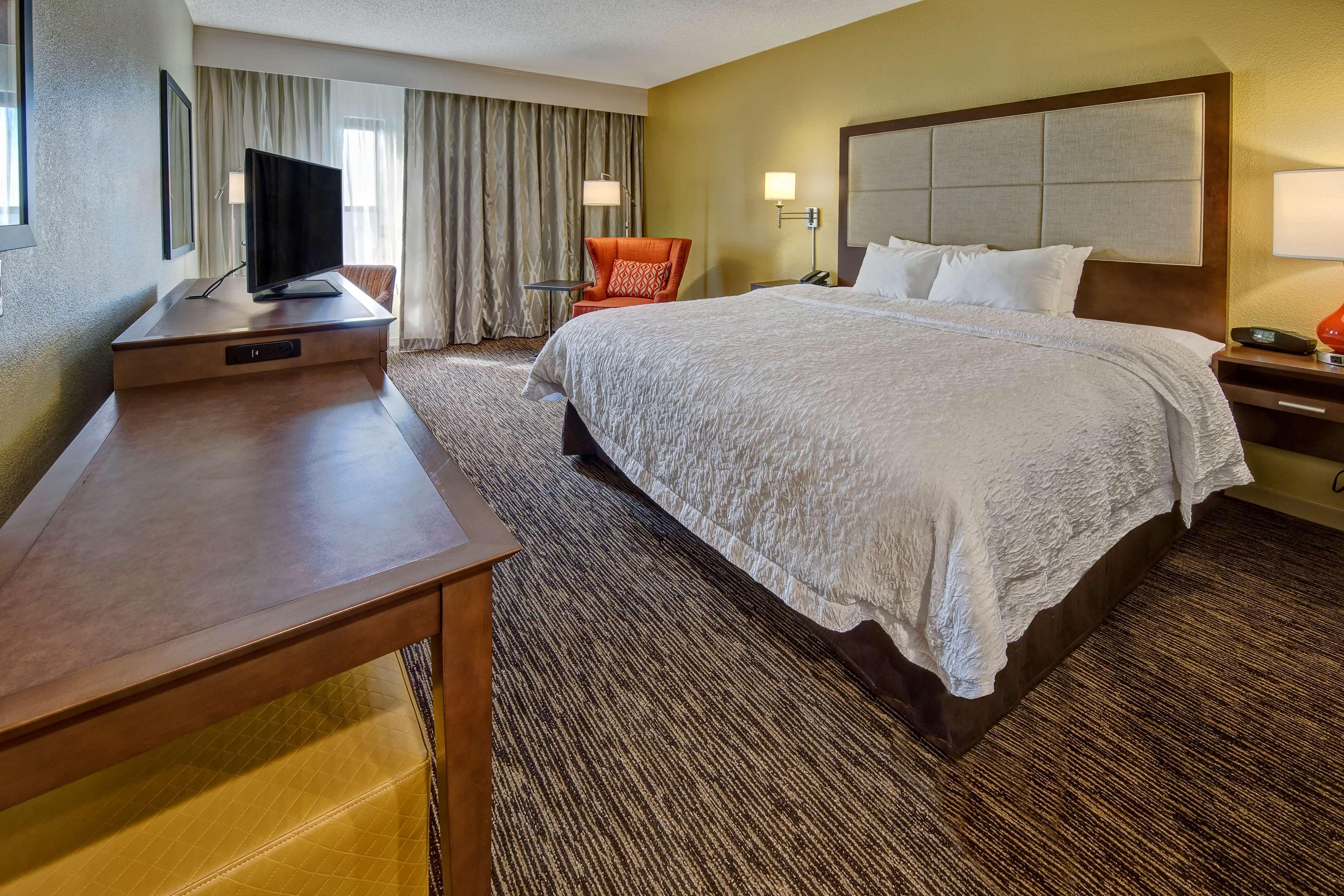 Hampton Inn Concord/Канаполис Екстериор снимка