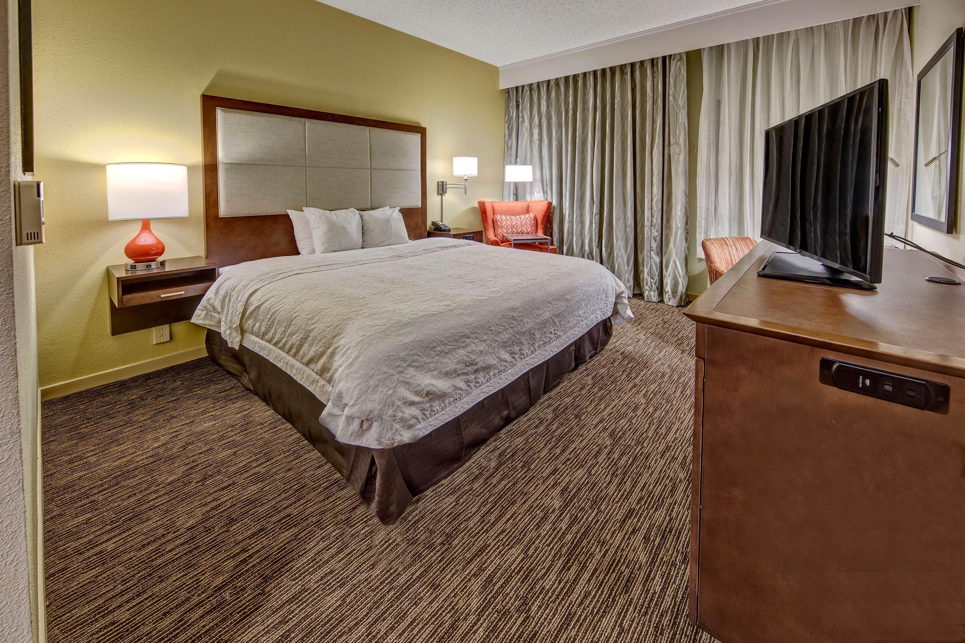 Hampton Inn Concord/Канаполис Екстериор снимка