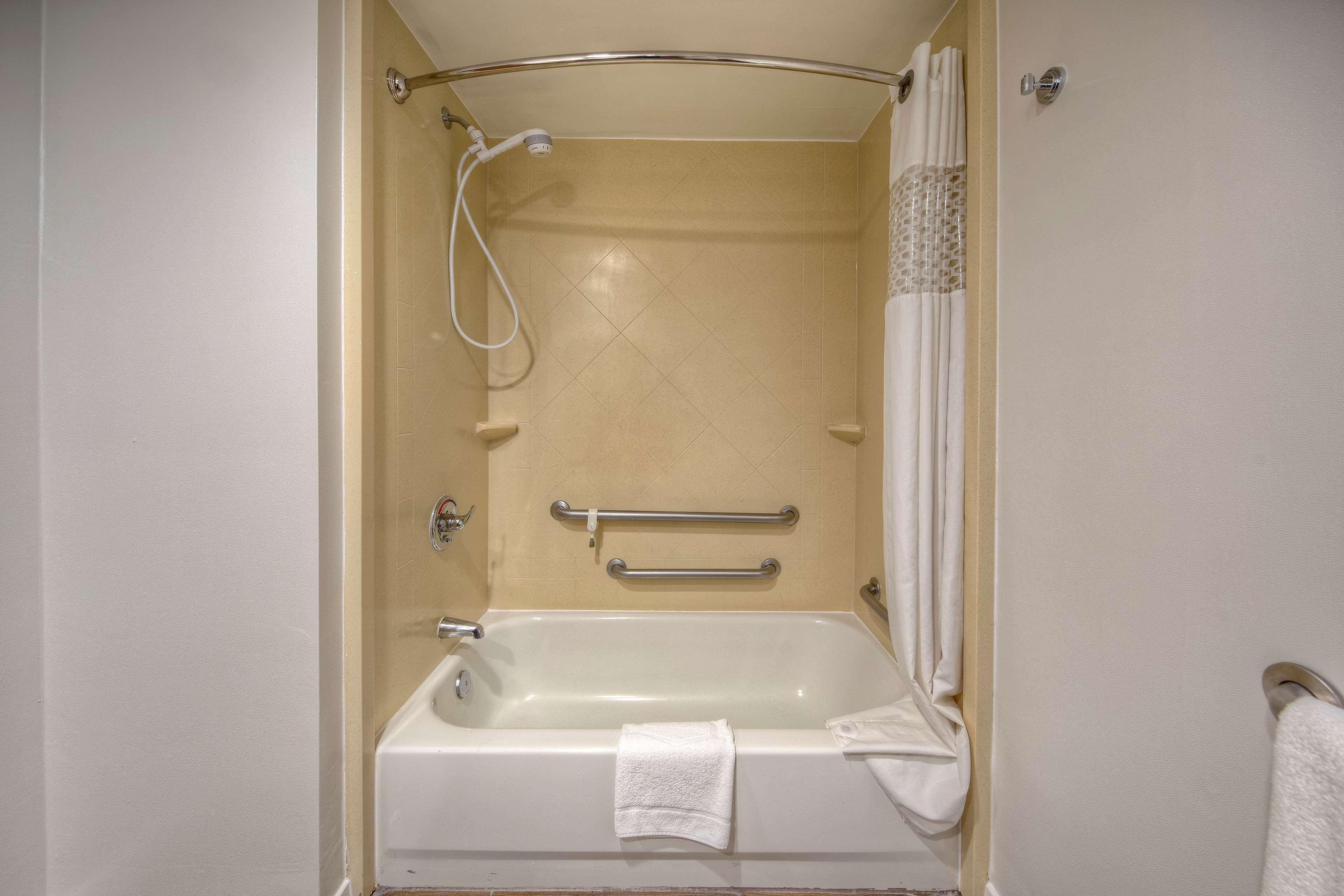 Hampton Inn Concord/Канаполис Екстериор снимка