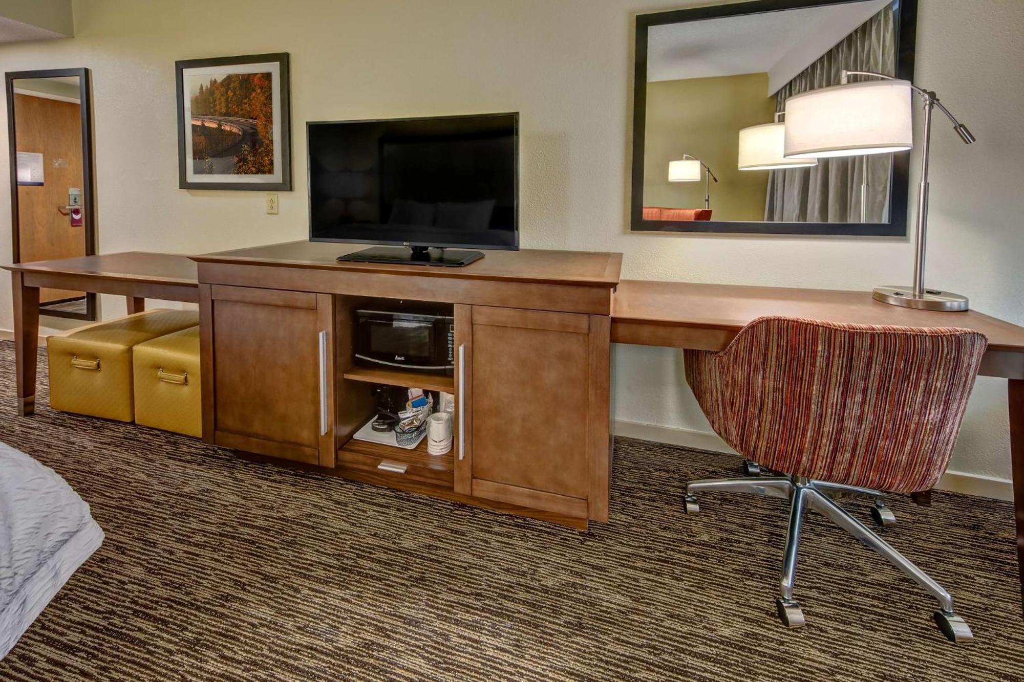 Hampton Inn Concord/Канаполис Екстериор снимка
