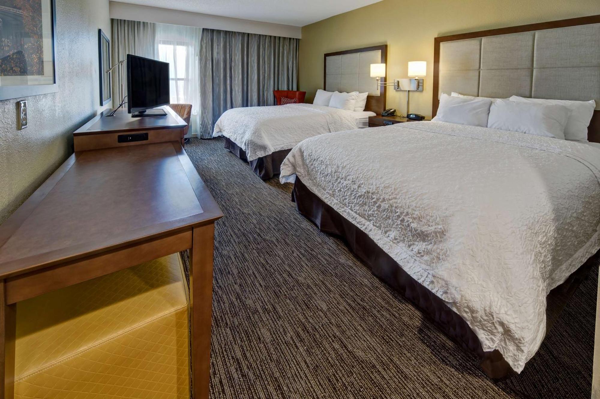 Hampton Inn Concord/Канаполис Екстериор снимка