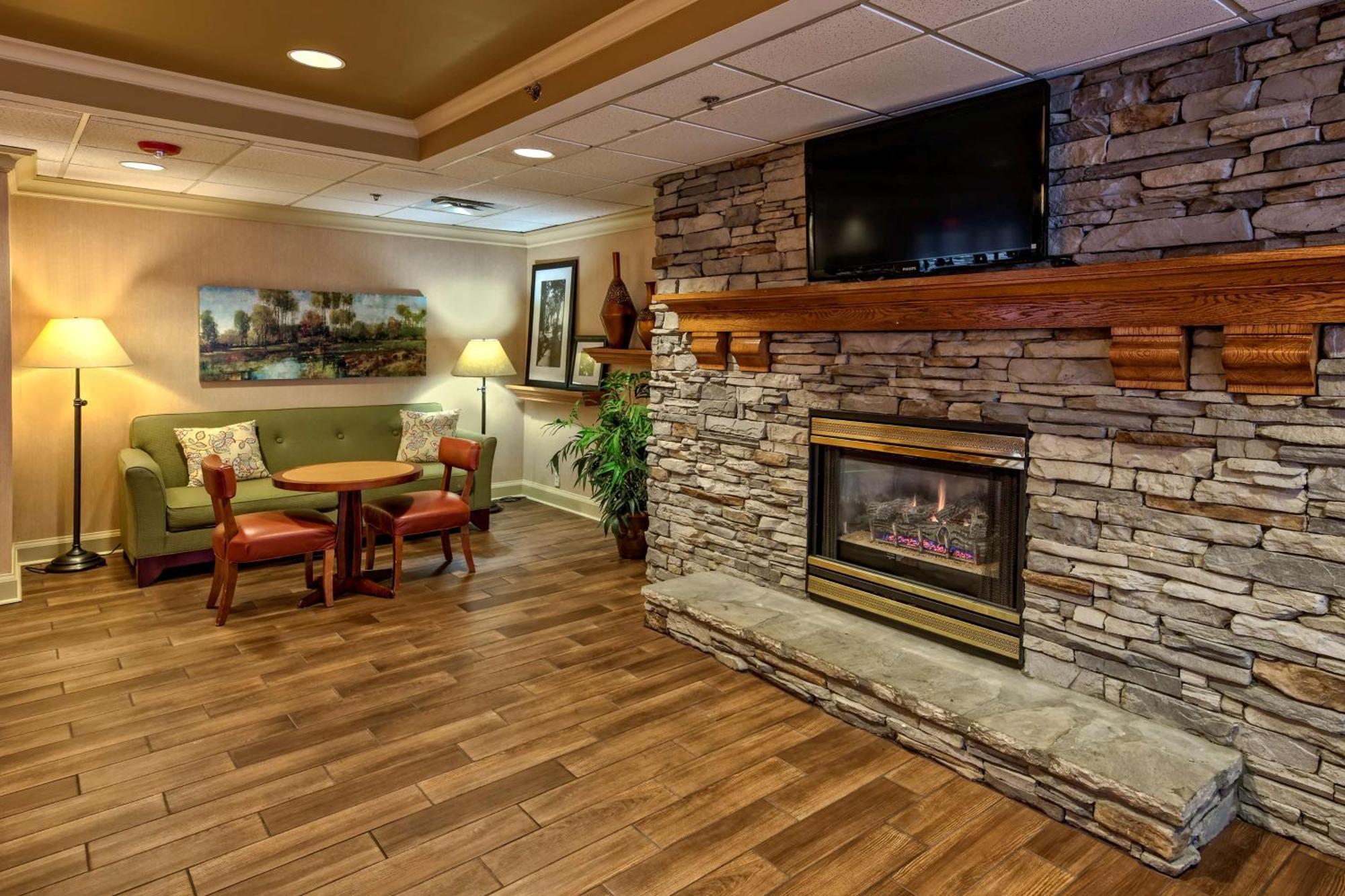 Hampton Inn Concord/Канаполис Екстериор снимка