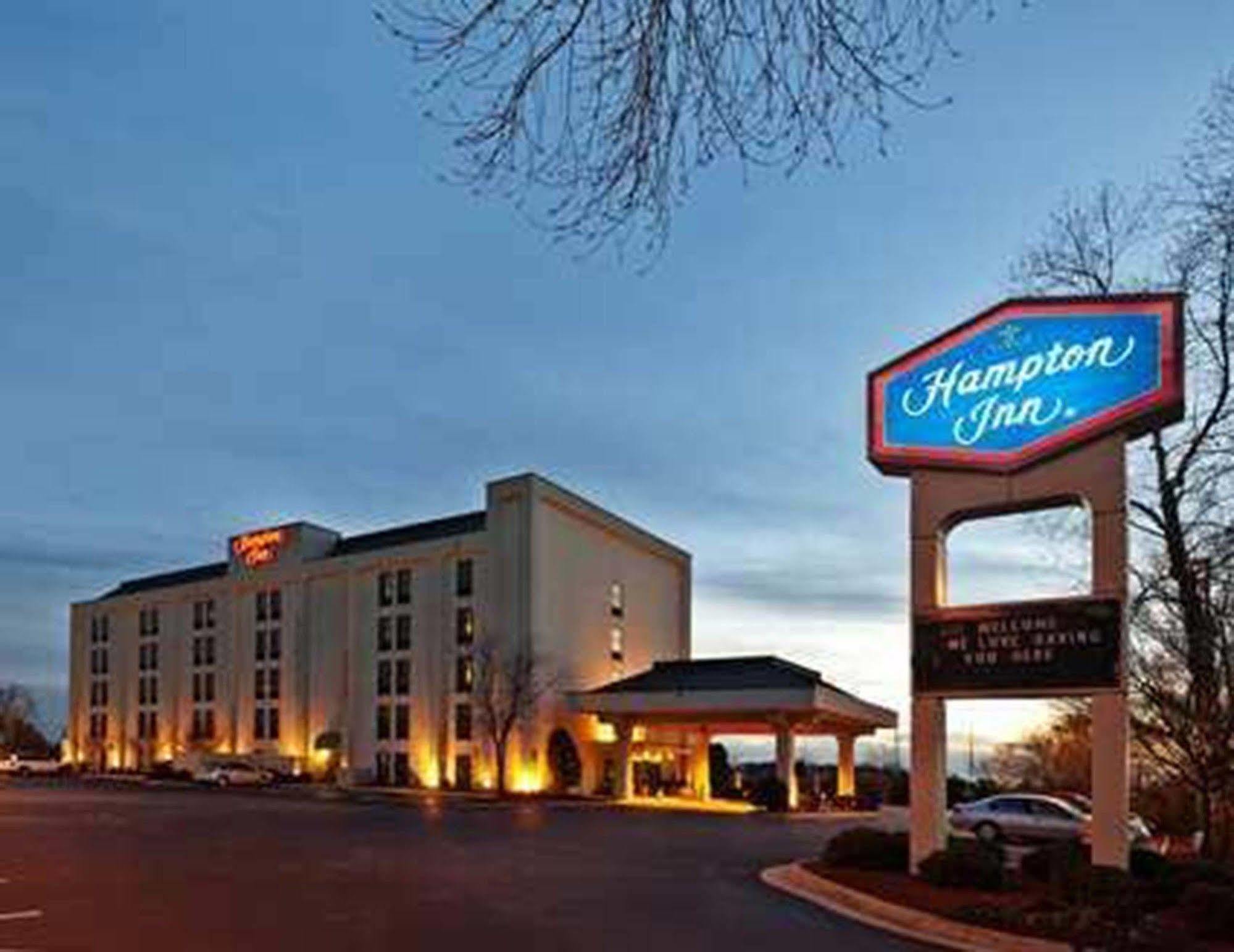 Hampton Inn Concord/Канаполис Екстериор снимка